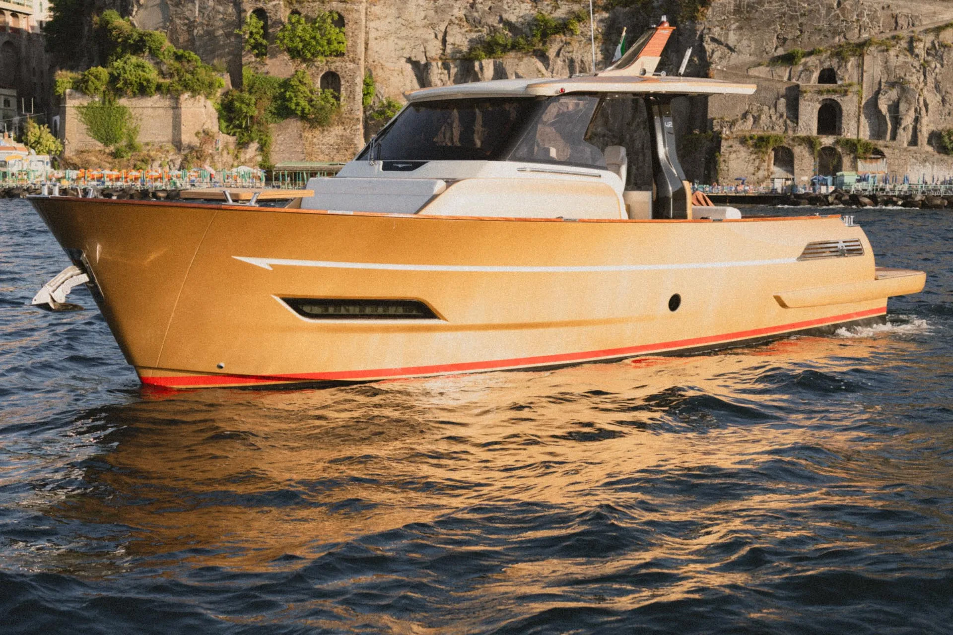 Lancia Aprea 42 private charter Naples - PDG Boat Tours